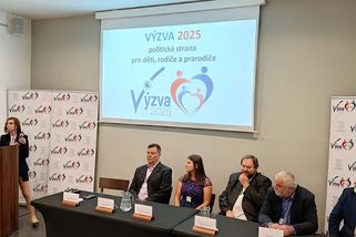 V říjnových sněmovních volbách i nováček - Médium.cz